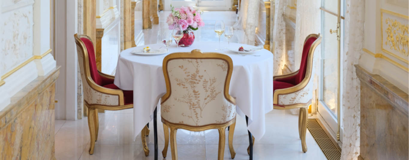 ine Dining - Les Ambassadeurs