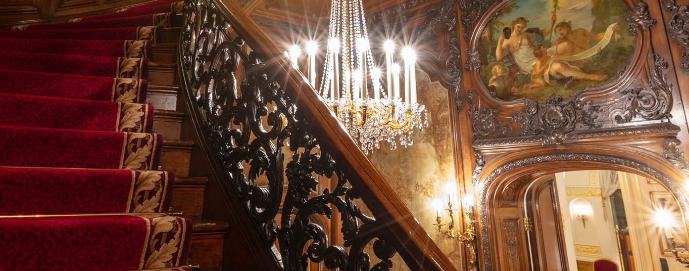 About Us - History - Les Ambassedeurs